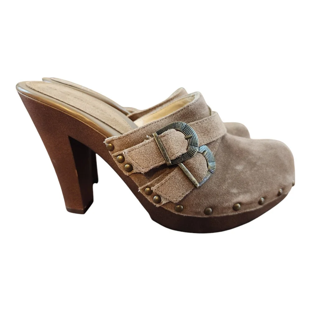 Dana Buchman tan suede buckle stud heel clog mules sz 8.5 Y2K leather Vtg